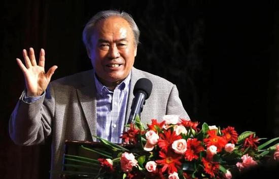 小妖精抬起臀嗯哦啊h军人