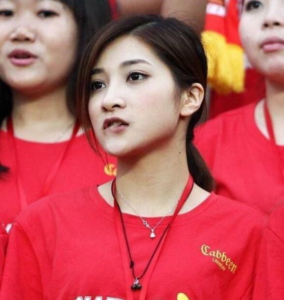 美女和帅哥一起